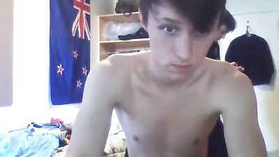 Gay Porn - Bobbys Masturbation Adventure with Friends!