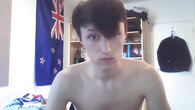 Gay Porn - Bobbys Masturbation Adventure with Friends!