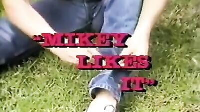 Mickeys Raw Thrills: A Vintage Classic (Gay Porn)