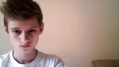 Cam 10210: Gay Cumshots and Handjobs - An Amateur Experience