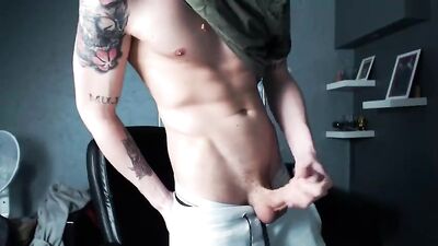 Twink jerks on cam