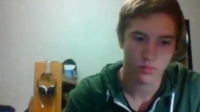 2 Shy Guys - Web-Cam Gay Porn Video - Focus on the hot action with sexy men!