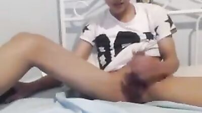 A nice smooth lad really wonderful wank on cam