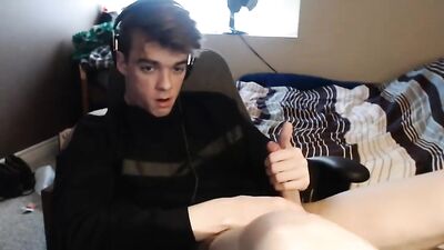 Cammer Cums: Hot Gay Action in the Bedroom!