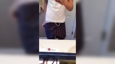 Big_dick_on_smartphone-cam