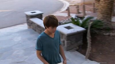 Muscle Bosss Secret Desire: Bangs His Worker in the Office