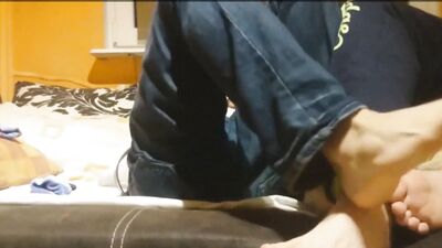 Gay Porn Foot Fetish Feature - Des Ados Playing with Their Feet