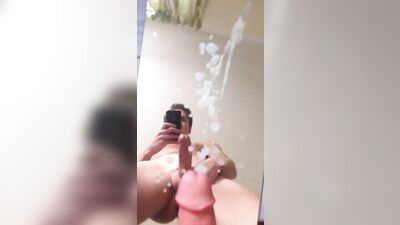 Solo Masturbation: A Gay Porn Video for Those Into Barebacking and Muscles