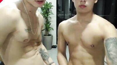 Amateur Cum Shots Handjob - Raw Threeway on Cam 10373