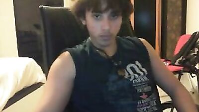 College Cumshot Handjob: A XXX Adventure with Two College Boys