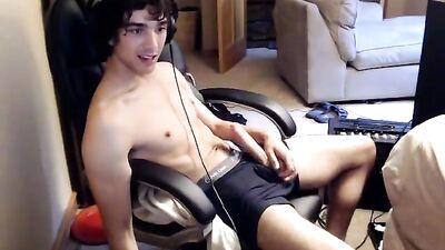 Barebacking Threesome with Muscular Nerds - Gay Porn