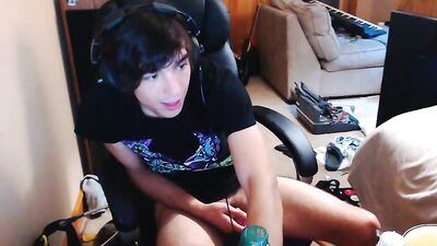 Sexy Twinks in Action: Nerds Gay Porn Adventure