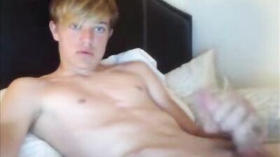 Australian Bliss: A Threesome Adventure with Aussie Twinks and a Muscled Hunk!