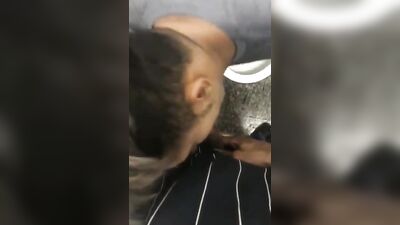 Novinho mamando gostoso