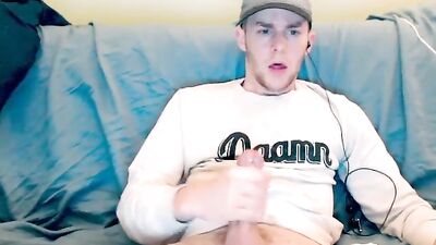 Gay College Guys Steamy Sexcapades with His Hunky Roommate