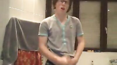 Horny Nerdy Ass Jerks Gay Porn Adventure - Solo