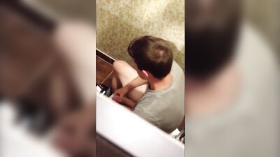 Wanking and Cumming Amateurs - Big Dick Explosion!