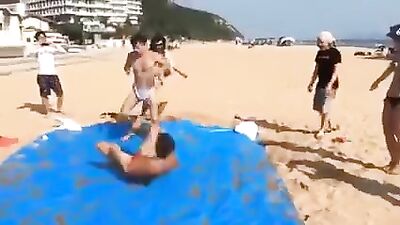 Beach Brawl: Raw Amateur Public Sex!