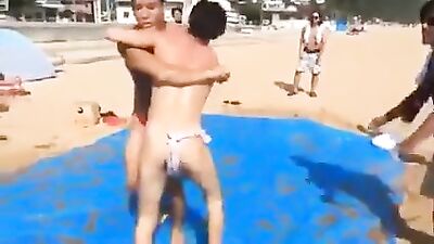 Beach Brawl: Raw Amateur Public Sex!
