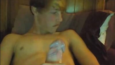 Junge deutsche blonde und glatte masturbates