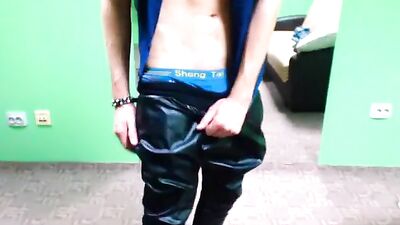 JUSTINS HOME WANKING: Muscle Boy Solo Porn in HD!