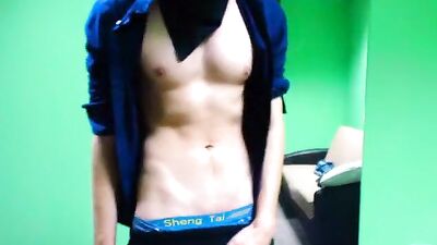 JUSTINS HOME WANKING: Muscle Boy Solo Porn in HD!