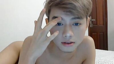 Asian Cutie in Action - Exploring Gay Web-Cam Fun!