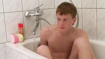 Bubble Bath Twinks Buddies: Gay Porn Revival!
