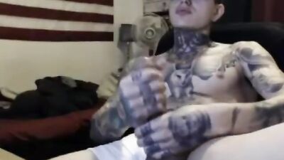 Latino stud cums on live cam