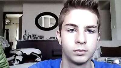 Webcam Cutie: Amateur Gay Solo Fun!