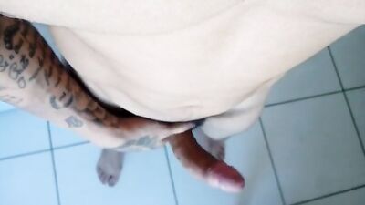 Cafe Body Show: Brazilian Amateur Bisexual Fun!