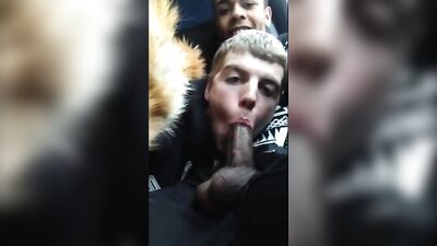 Amateur Sucking Contest: Cool Guy Gets Double-Teamed!