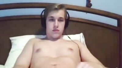 Headphones Headbanger - Hung Hottie Gay Porn Video!