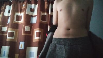 Jack off before shower: Gay Porn Pre-game!