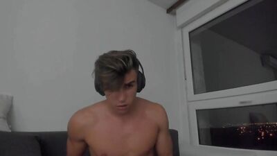 Mewtwos Cumshow Returns: The Ultimate Gay Porn Experience!