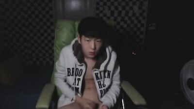 Desk Wanking Asian Boy Cumshot!