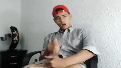 Young Webcam Boy - Exploring Gay Desires!