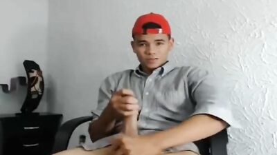 Young Webcam Boy - Exploring Gay Desires!