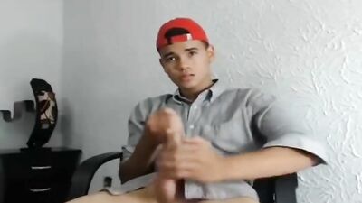 Young Webcam Boy - Exploring Gay Desires!