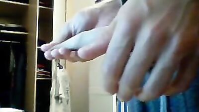 Exposing the Hole: A Web-Cam Experience with Swiss Teenboy