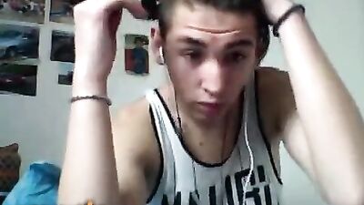 Malibu twink web-cam solo wanker - Exploring the sexy side of California!