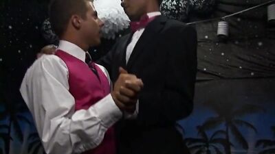 A slow-dance with me ?