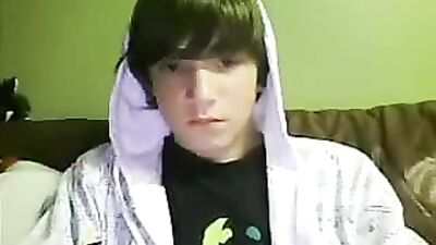 Georges Smooth Cumshot: A Sexy Solo Experience with a Sensual 18-Year-Old!