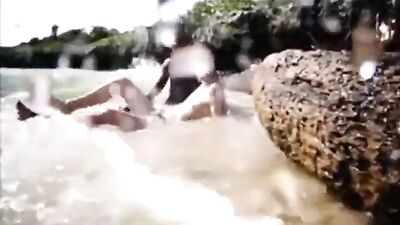 Raw Interracial Threesome: De Bimans Intense Cum Shots!