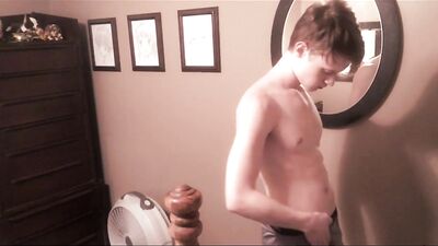 AA vid - Teen twink boy knows how to please himself