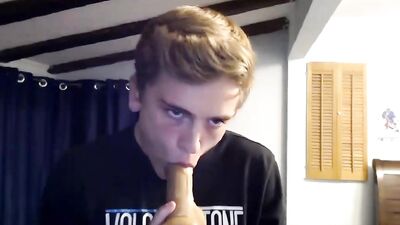 Blonde Handjob Lover Enjoys Gay Porn Masturbation