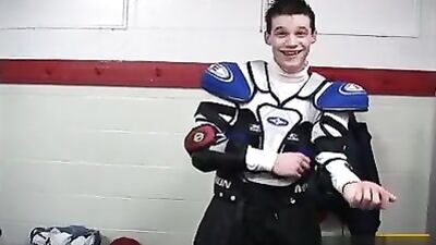 Str8 Canadian Criss Hardcore Wanking in the Shower!