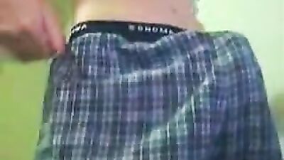 Old Couch Fun Web-Cam Solo: The Ultimate Gay Porn Experience!