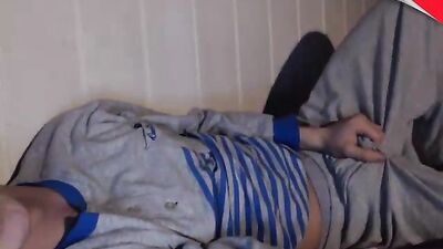 Gay Porn Amateurs Cumming on Hands - Cam 11049