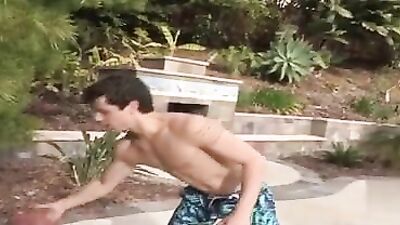 Kaleb Cums on a Mirror: Up Close and Personal!